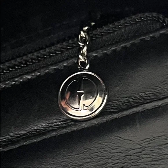 Gucci Black Leather Shoulder Bag - Picture 10 of 16